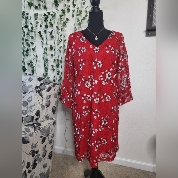 💚HP💚Karl Lagerfeld Paris Red Floral Lace Overlay Bell Sleeve Mini Dress - Picture 1 of 11